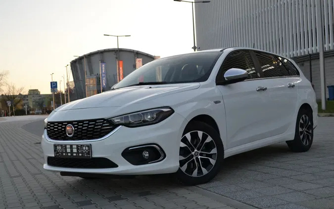 fiat mazowieckie Fiat Tipo cena 54900 przebieg: 106000, rok produkcji 2020 z Płock